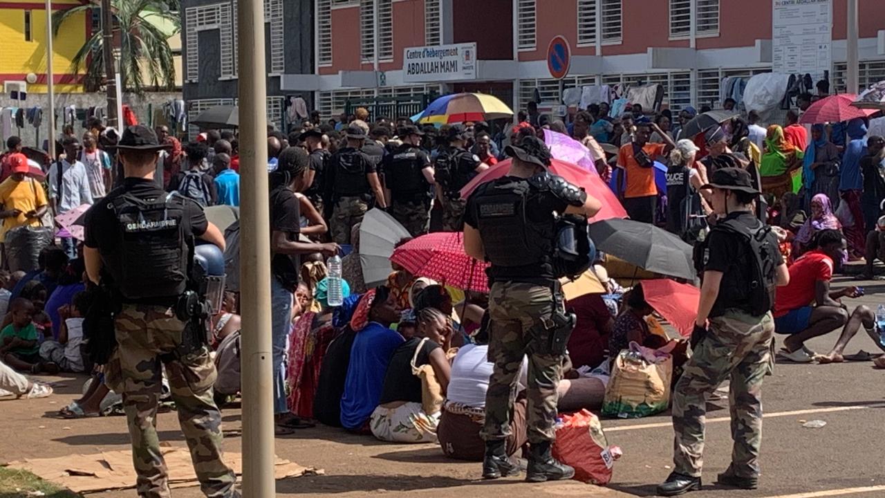 Les migrants de Cavani tentent de négocier avec les autorités