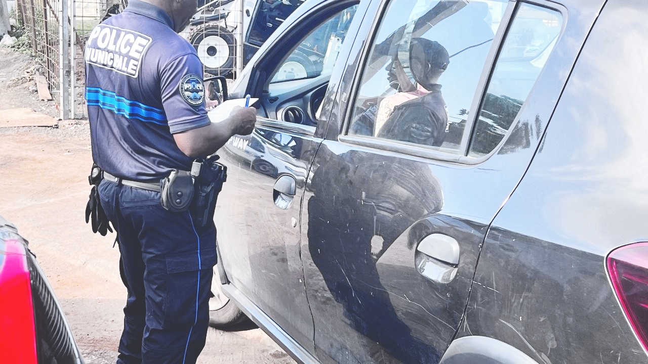 La circulation alternée a repris à Mamoudzou, avant que les policiers ne verbalisent les contrevenants dès la semaine prochaine