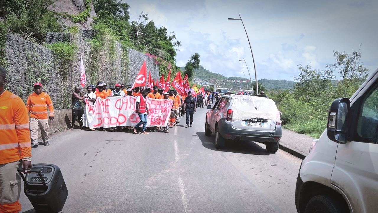 Les salariés de Colas à nouveau dans la rue pour faire entendre leurs revendications (vidéo)
