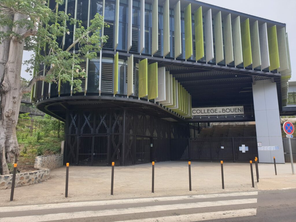 college de boueni 1 scaled 1