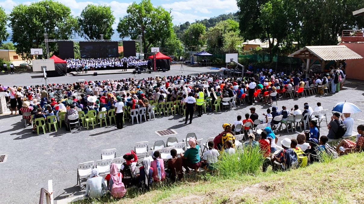 Un spectacle réunit 300 élèves à Pamandzi
