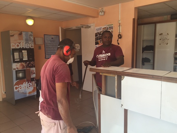 Petits travaux au commissariat