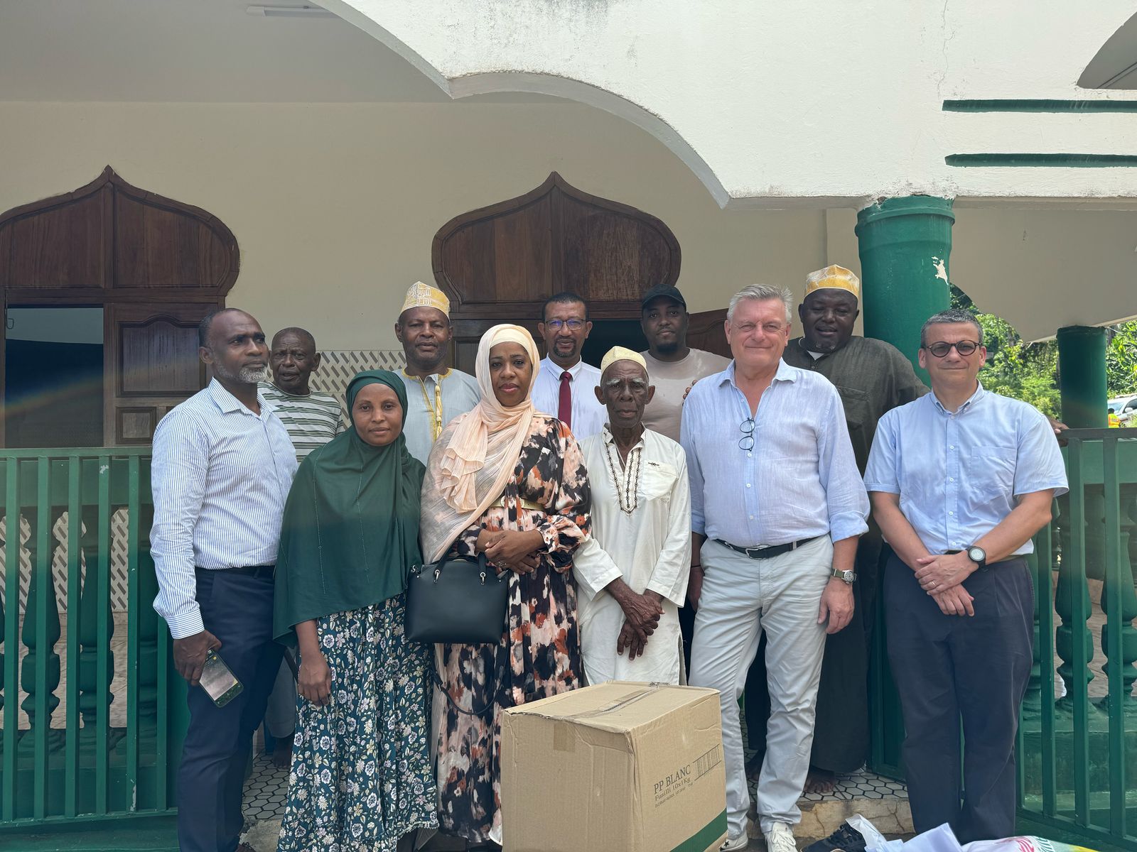 La préfecture de Mayotte, avec les autorités religieuses, met en place des aides alimentaires dans les mosquées