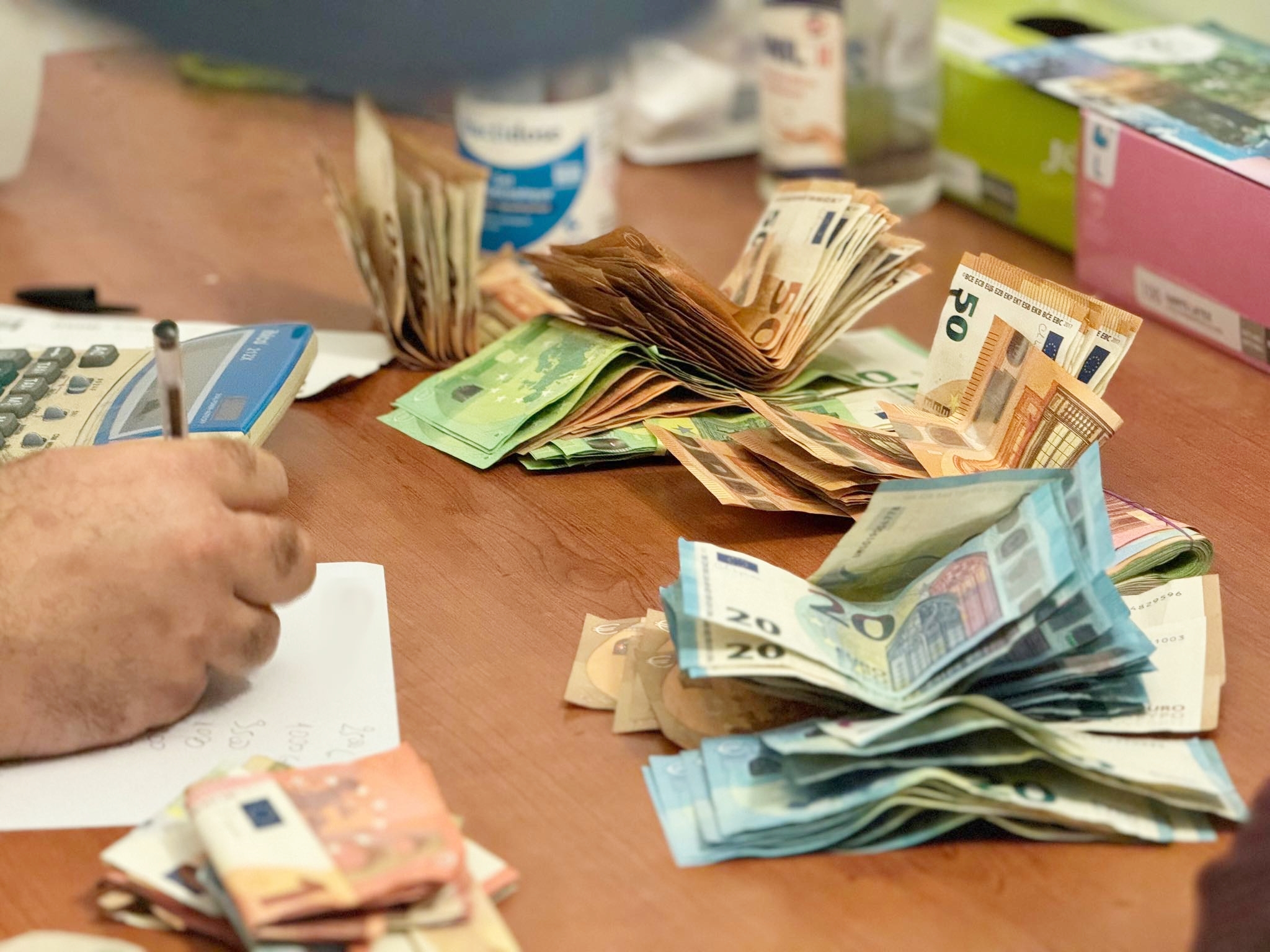 154 155 euros contrôlés à l’aéroport et à la gare maritime