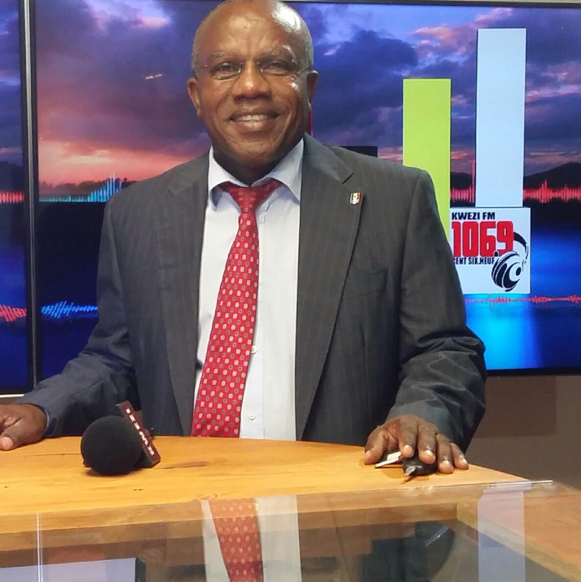 “Un coup de séduction pour nous endormir ?” – Ahmed Douchina