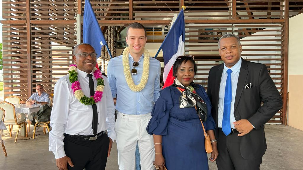 Le président du Rassemblement National Jordan Bardella est arrivé à Mayotte