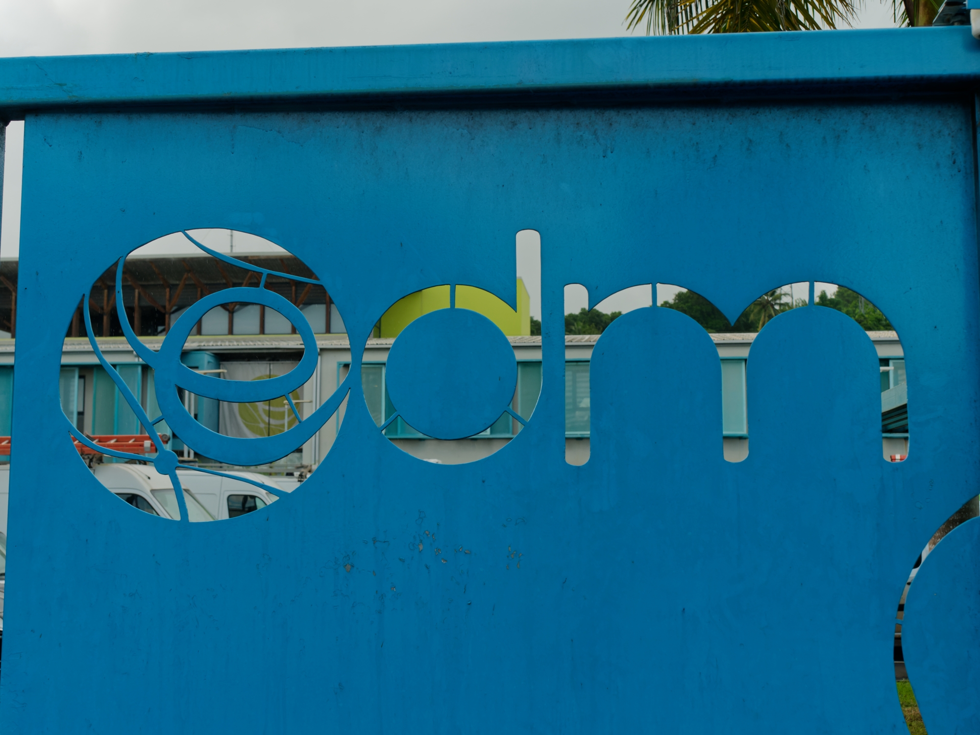 Les grévistes d’Edm ont pris le contrôle de l’usine des Badamiers