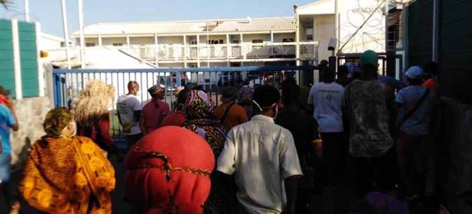 Des tensions sociales et communautaires sur fond de guerre “civile”