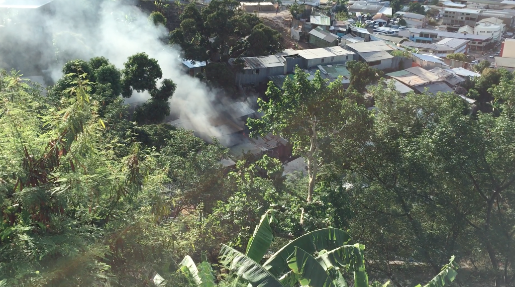 Incroyable incendie sur les terrains Batrolo (vidéo)
