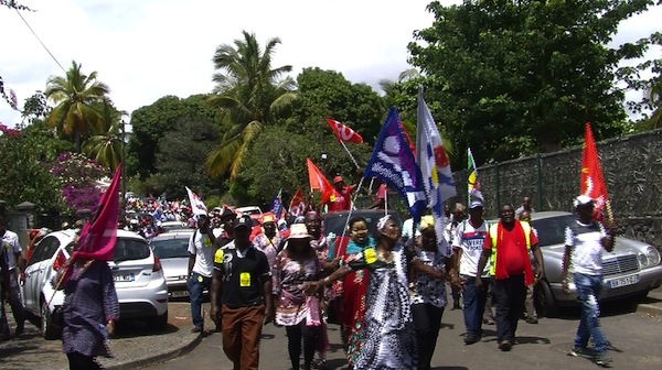 Grève générale : Les syndicats satisfaits et “ce n’est qu’un début” (vidéo)