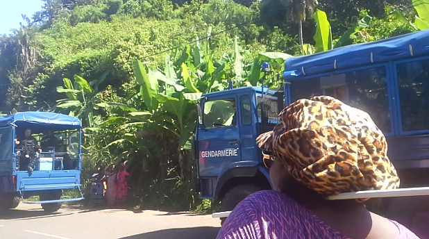 A Bandrélé les gendarmes ne font que passer… (vidéo)