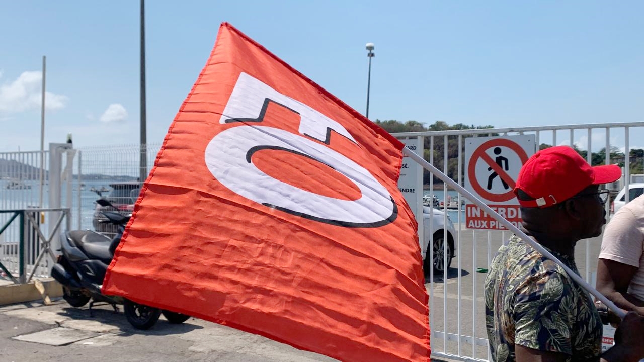 Les syndicats appellent les salariés et les agents publics à la grève illimitée