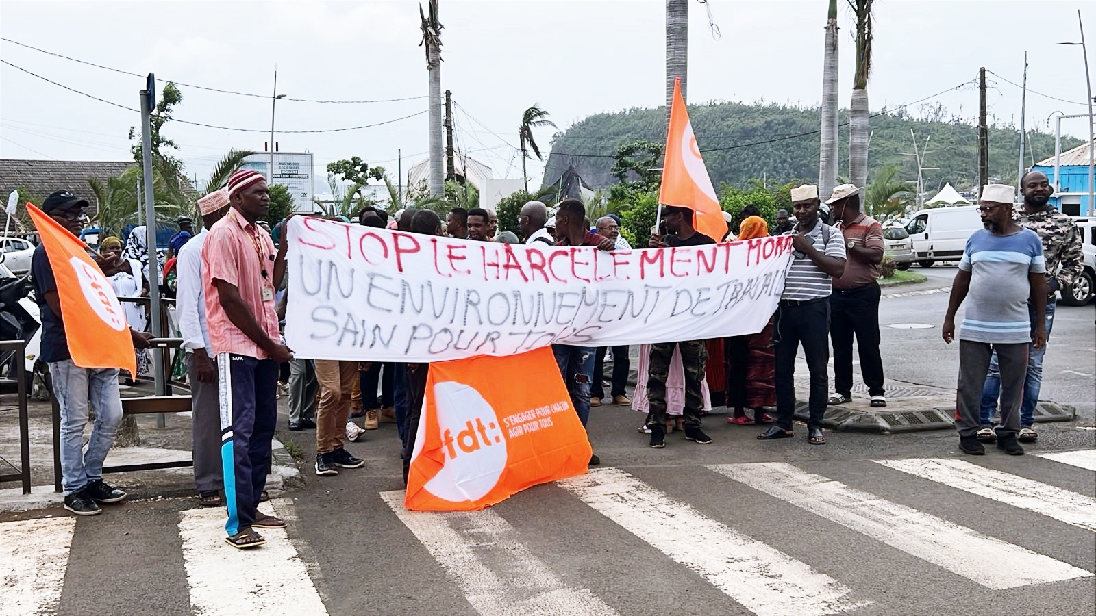 Les salariés de la SIM manifestent et maintiennent la pression sur leur direction (vidéo)