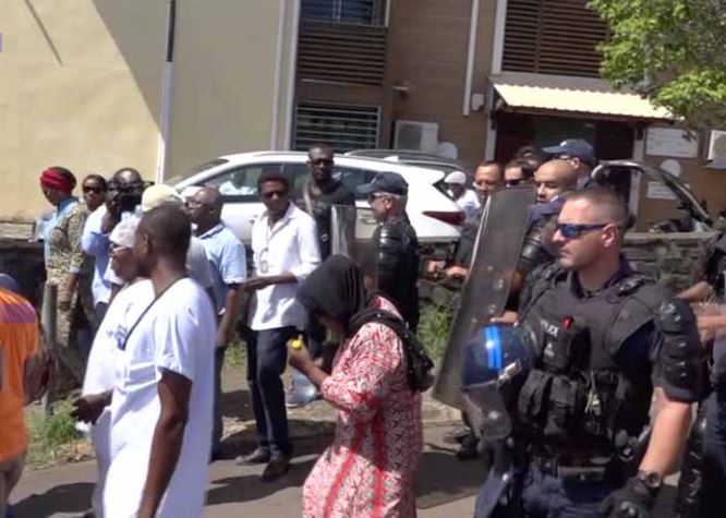 Premier jour de grève au CHM et déjà de vives tensions entre grévistes et direction