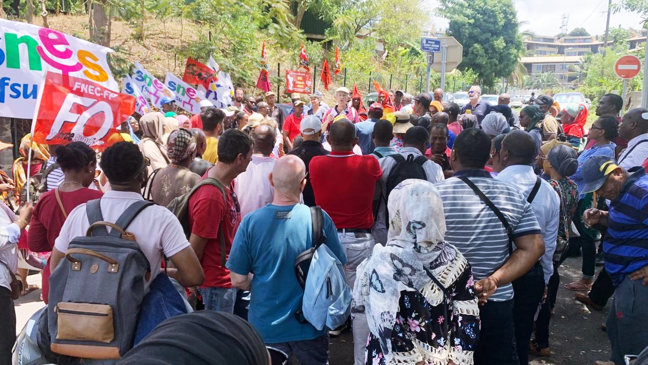 Grève dans l’éducation : mobilisation devant le rectorat
