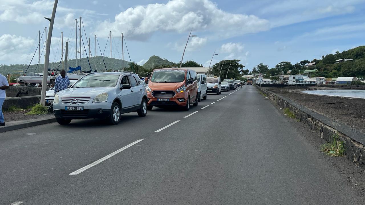 Les chauffeurs de taxi de Petite-Terre mettent en pause leur grève