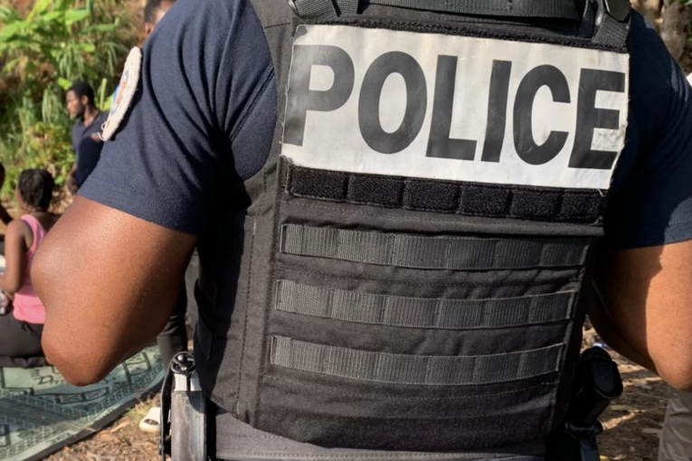 Tonneaux nocturnes sur la D3 à Vahibé : un miraculé