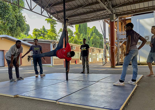 Hip Hop et cirque : des pratiques artistiques et acrobatiques plébiscitées par la jeunesse