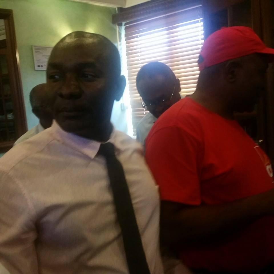 Les élus soutiennent la grève générale