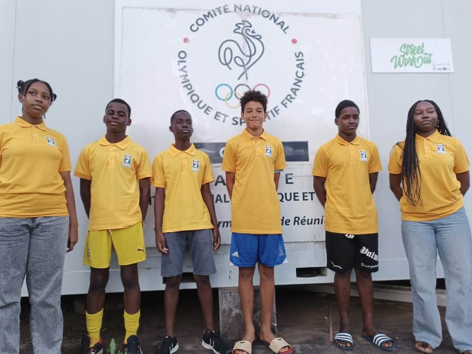 Six jeunes sportifs mahorais vont accueillir la flamme Olympique à la Réunion