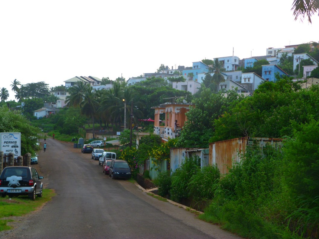Un adolescent viole une petite fille de 4 ans