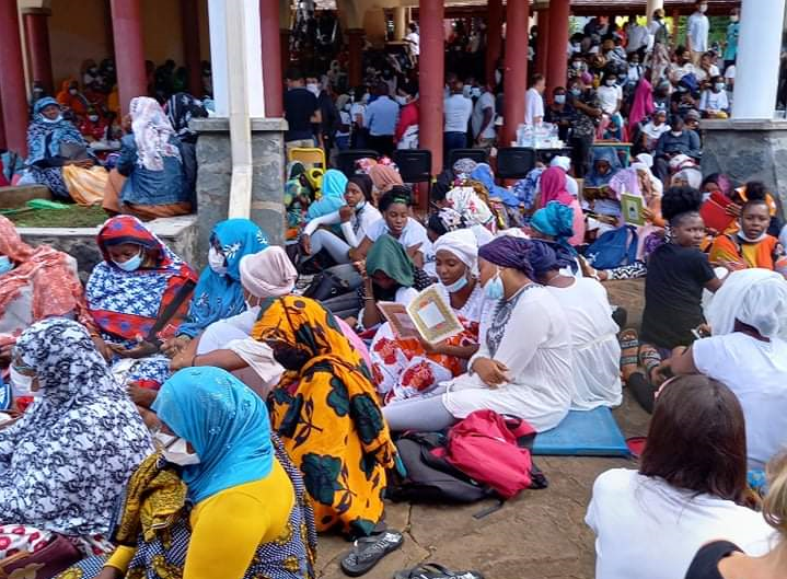 De nombreuses personnes réunies pour Miki au lycée du Nord (photos)
