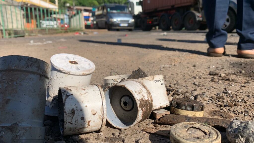 lacrymo. 323138c4 1c81 48c5 9850 31585aeb8117