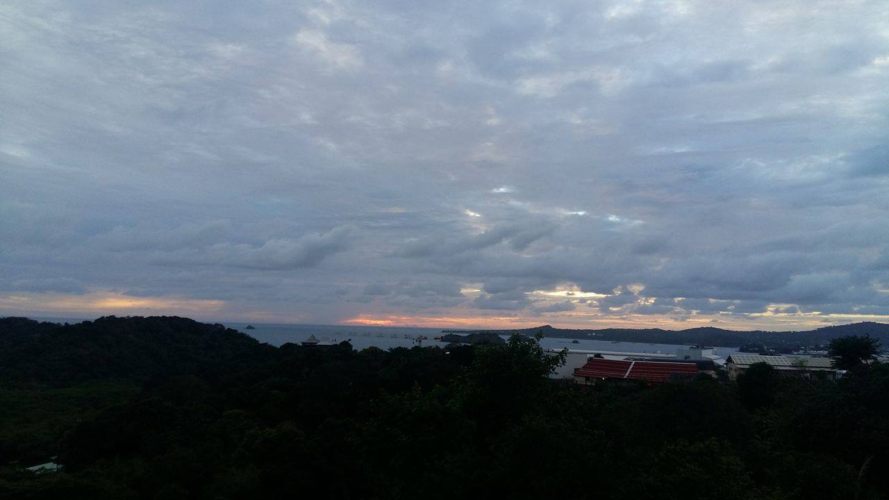 Couverture nuageuse importante