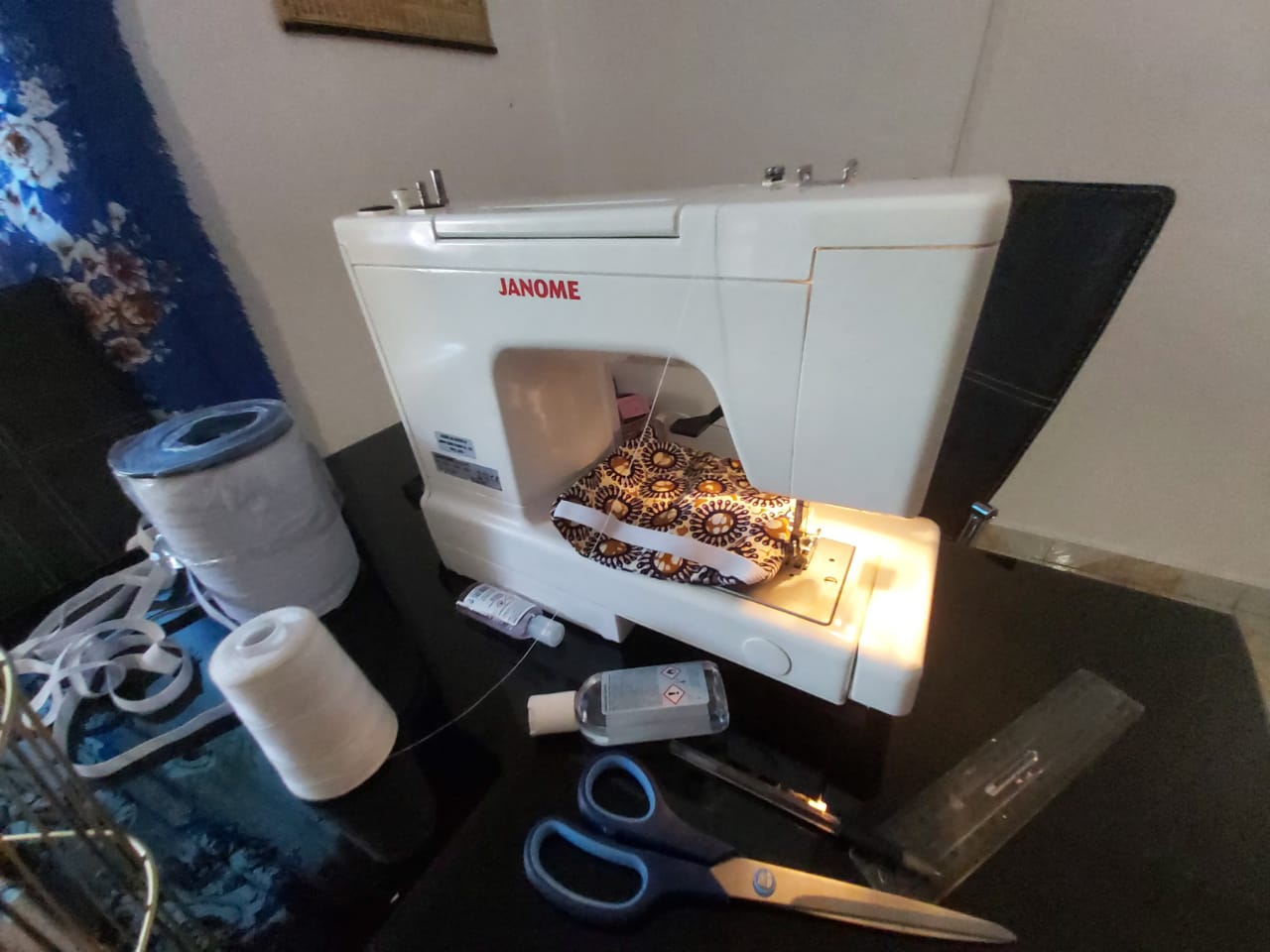 Coudre des masques à Mayotte : entre opportunités et vulnérabilités, les couturières se structurent en coopérative mais sont très fragiles