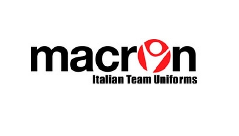 Macron va habiller l’équipe de football comorienne