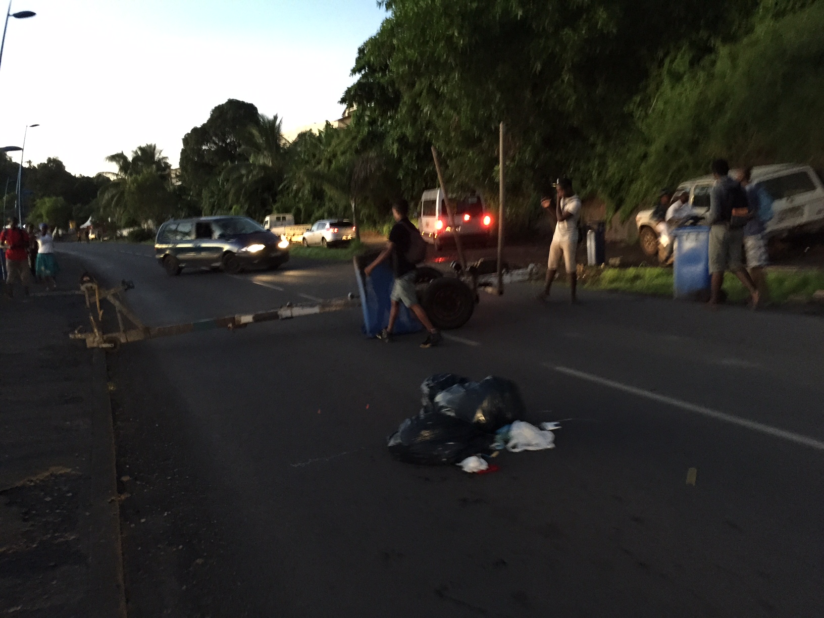 Attention barrage et agression en plein coeur de Mamoudzou