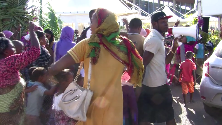 Les expulsés de la République manifestent (vidéo)