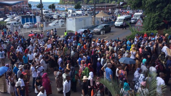 Manifestation géante contre les mesures de restriction d’eau