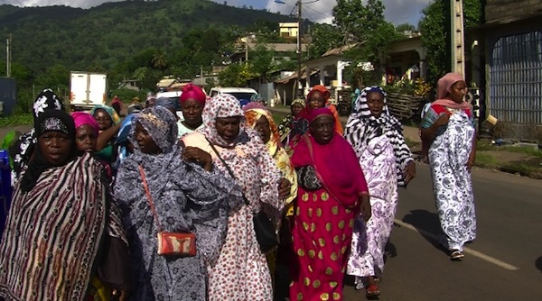 Tsoundzou 1 : une marche pour rendre hommage au jeune homme poignardé (vidéo)