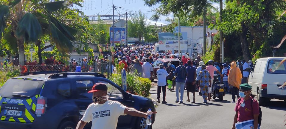 Sur Internet, des citoyens pestent contre les violences à Mayotte