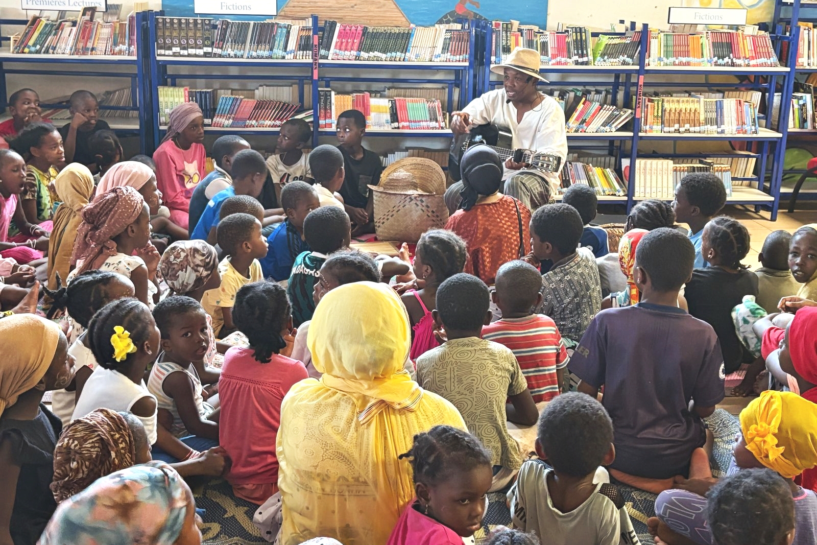 La médiathèque Rama M’sa de passamainty a rouvert ses portes pour le plus grand bonheur des enfants et des adultes (vidéo)