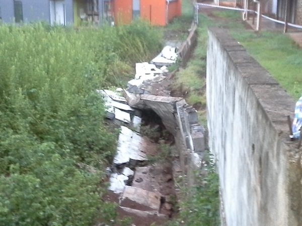 Un mur de la nouvelle école d’Hajangua s’effondre (photos)