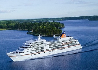 Le paquebot MS Europa arrive à Mayotte !