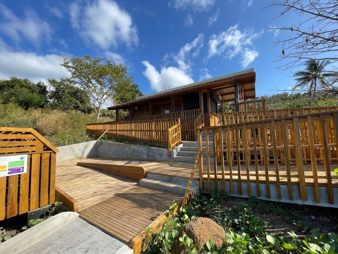 Un poste de secours pour la plage de Sakouli