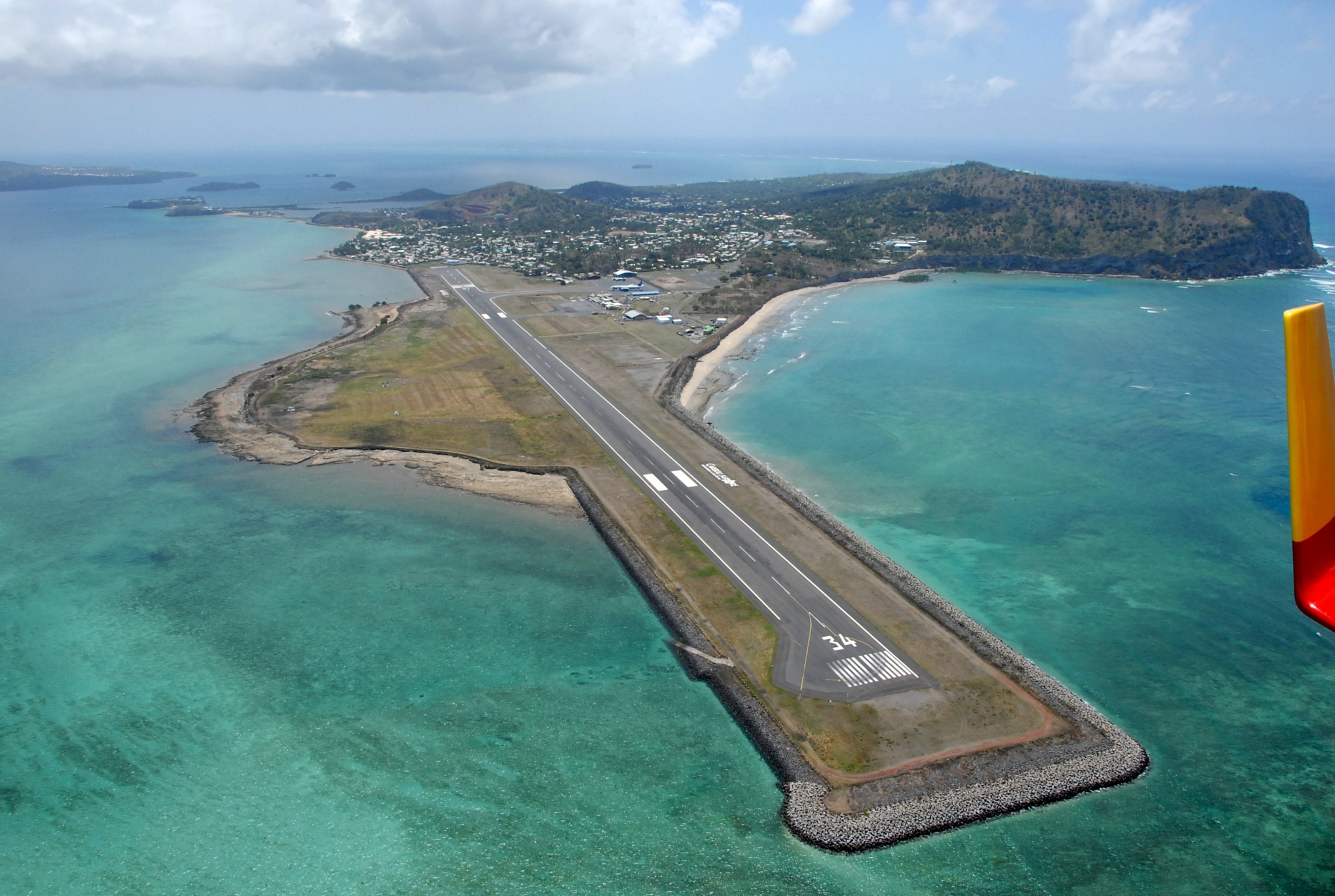 Un contrôleur aérien en retard contraint un avion à se poser à La Réunion