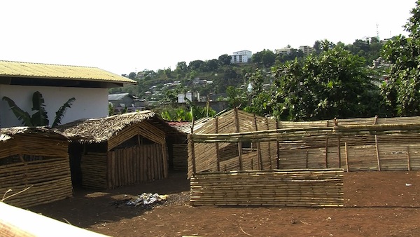 Kawéni Espoir : main dans la main pour changer l’image du quartier (vidéo)