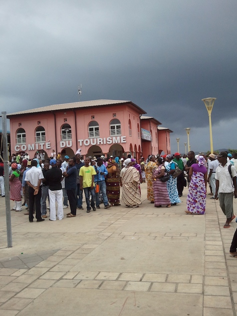 Un rassemblement pour “La paix et la sécurité à Mayotte”