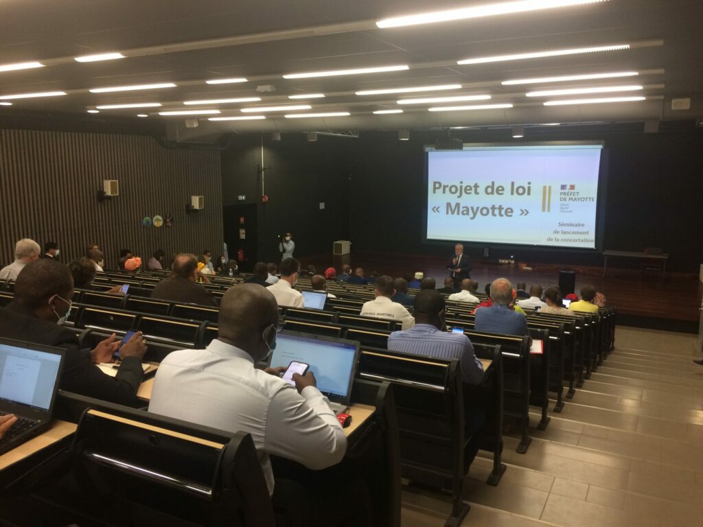 preparation loi mayotte IMG 3771 scaled 1