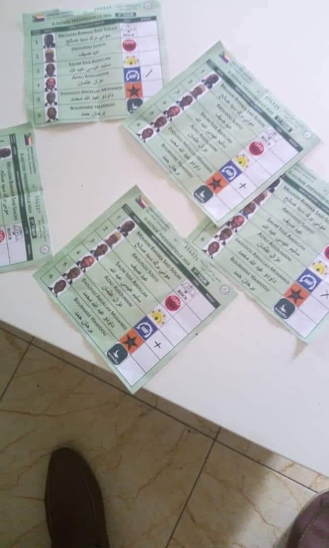 Tensions électorales à Anjouan : la découverte de bulletins pré-cochés alimente les conflits