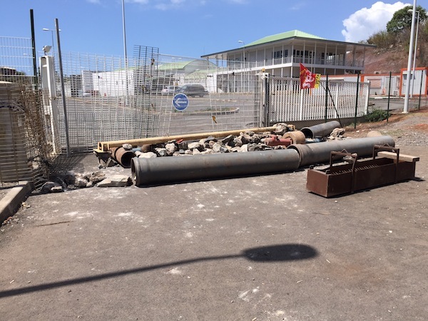 Le centre pénitentiaire bloqué