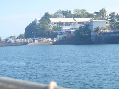 Encore une barge militaire échouée au quai Issoufali