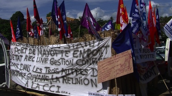 Manifestation des agents Smart et des Femmes Leaders devant le Conseil départemental