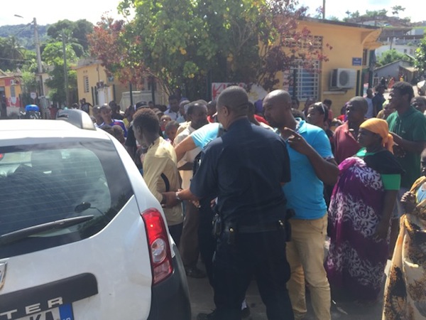 Règlement de compte à Tsoundzou, la population remet l’agresseur aux forces de l’ordre