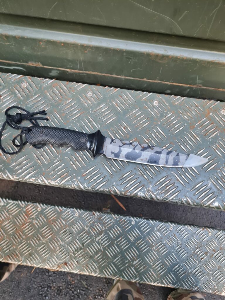 saisie armes couteau