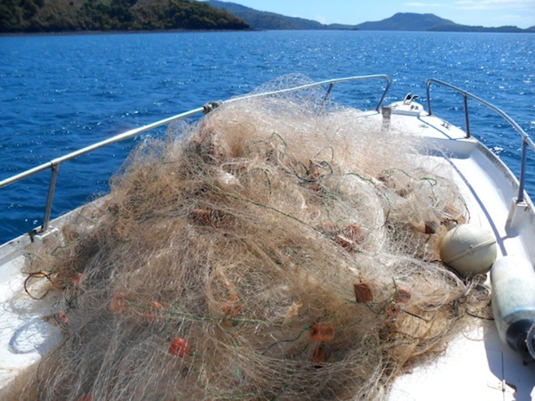 Saisie de pêche et pêche au filet dans le lagon